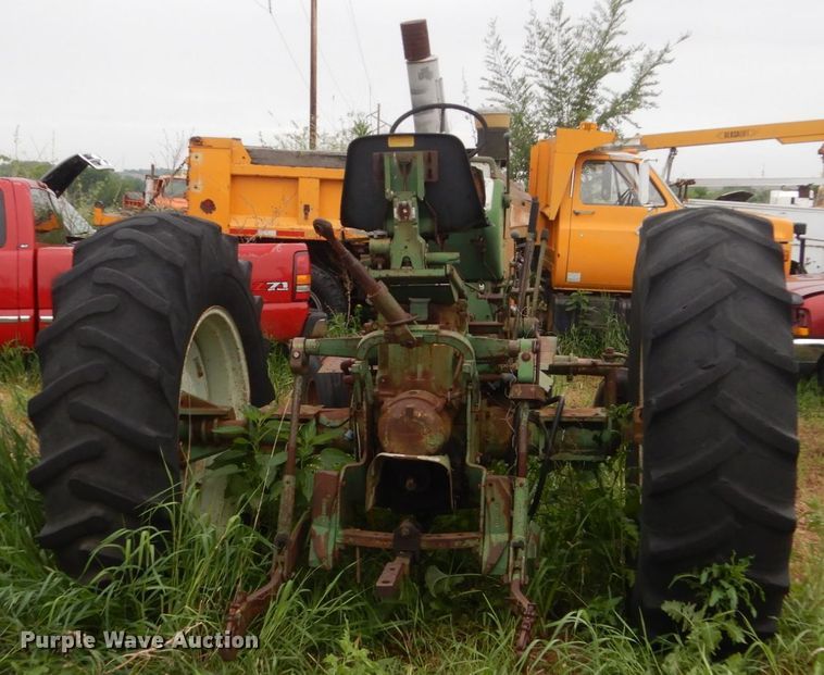 image for item FX9171 Oliver 1650  tractor