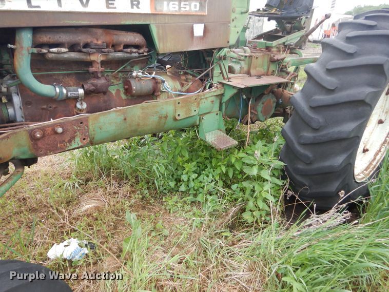 image for item FX9171 Oliver 1650  tractor