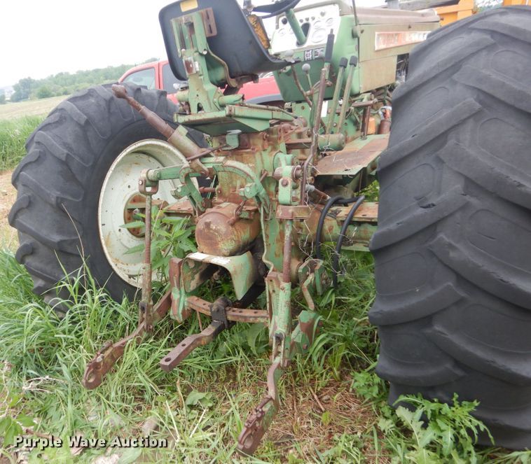 image for item FX9171 Oliver 1650  tractor