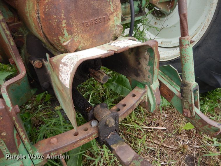 image for item FX9171 Oliver 1650  tractor