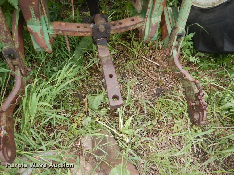 image for item FX9171 Oliver 1650  tractor