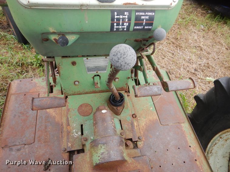 image for item FX9171 Oliver 1650  tractor