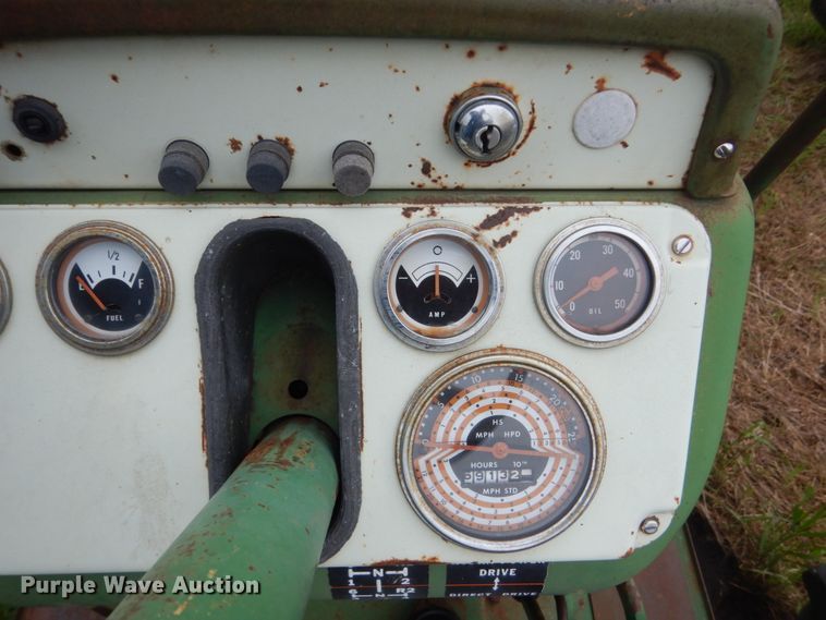 image for item FX9171 Oliver 1650  tractor