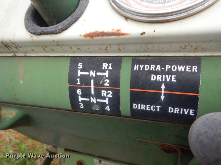 image for item FX9171 Oliver 1650  tractor