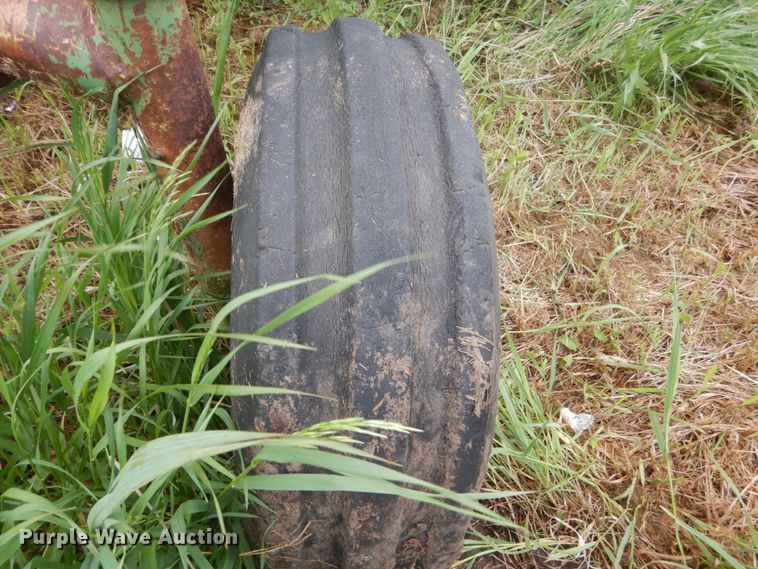 image for item FX9171 Oliver 1650  tractor