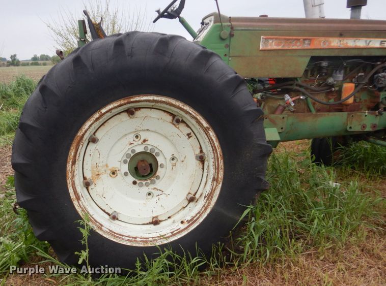 image for item FX9171 Oliver 1650  tractor