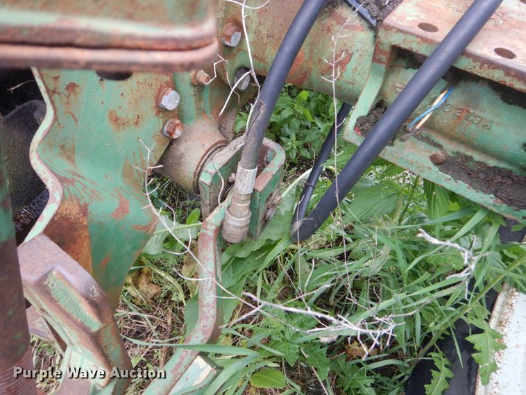 image for item FX9171 Oliver 1650  tractor