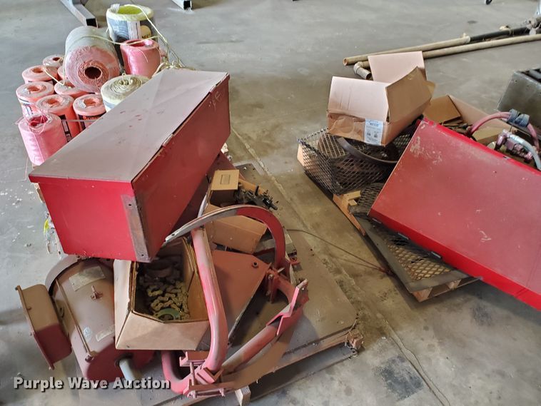 image for item GM9231 Square baler parts