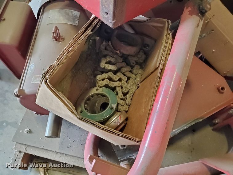 image for item GM9231 Square baler parts