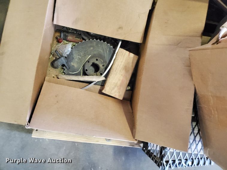 image for item GM9231 Square baler parts