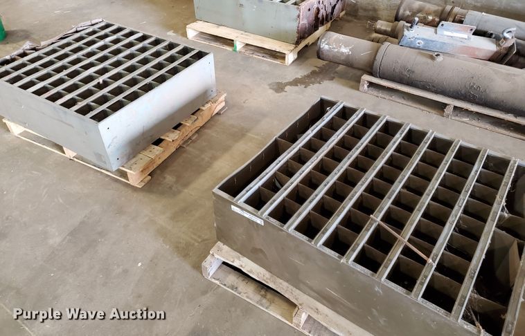 image for item GM9232 (3) bolts bins