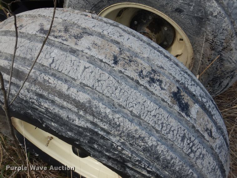 image for item GM9243 Kosch bale handler