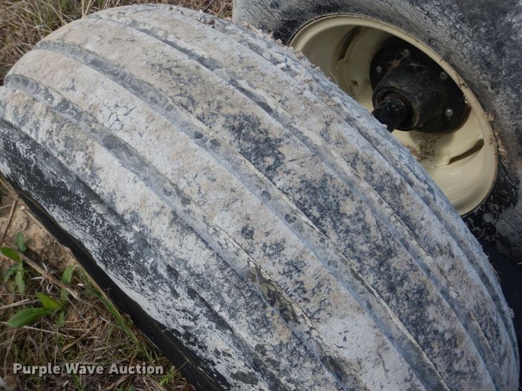 image for item GM9243 Kosch bale handler