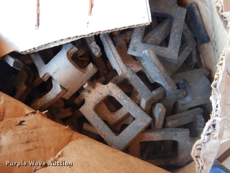 image for item GN9901 Spreader bars and chains