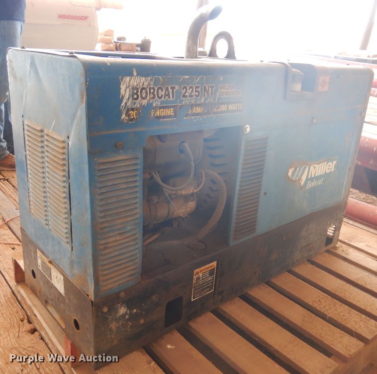 image for item GN9904 Miller Bobcat 225NT welder/generator