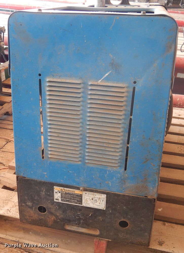 image for item GN9904 Miller Bobcat 225NT welder/generator