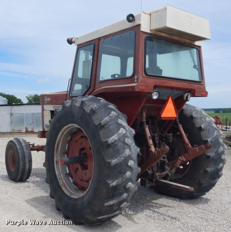 image for item GV9059 International 1566  tractor