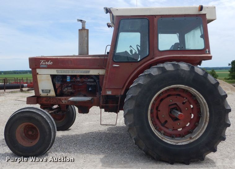 image for item GV9059 International 1566  tractor