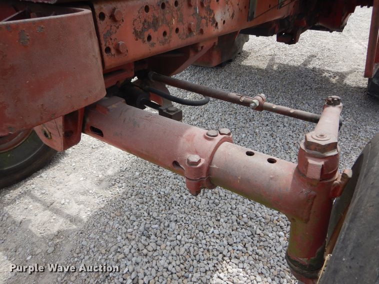 image for item GV9059 International 1566  tractor