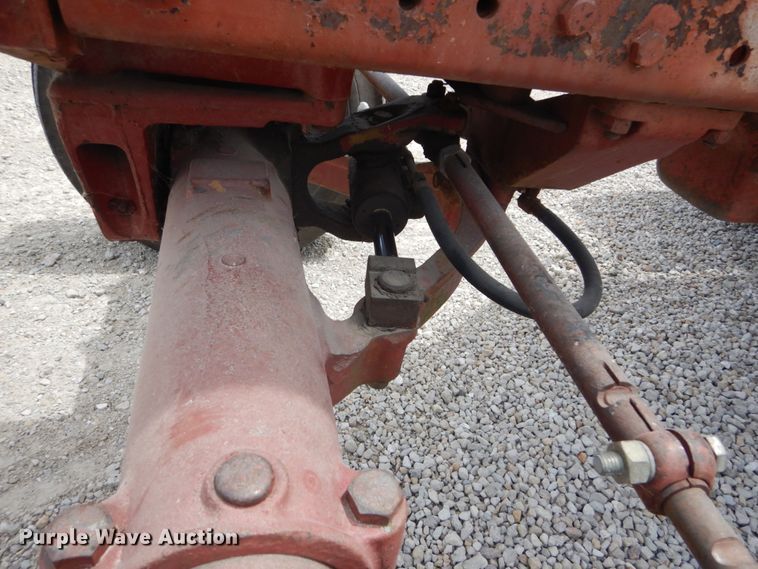 image for item GV9059 International 1566  tractor