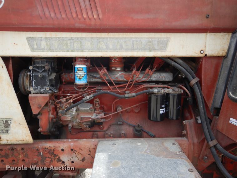 image for item GV9059 International 1566  tractor