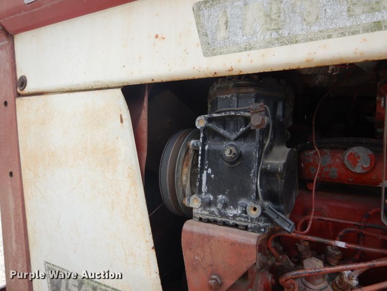 image for item GV9059 International 1566  tractor