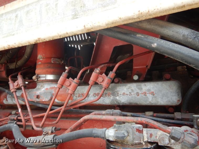 image for item GV9059 International 1566  tractor