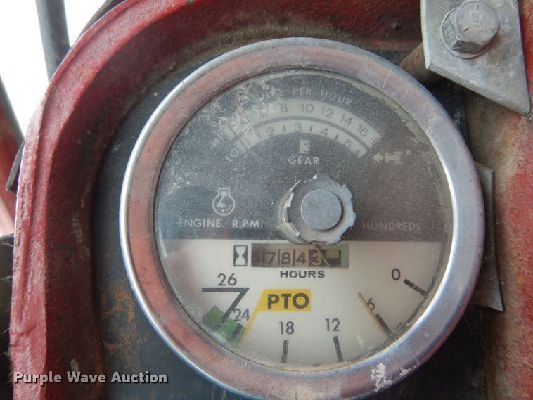 image for item GV9059 International 1566  tractor