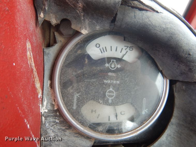 image for item GV9059 International 1566  tractor