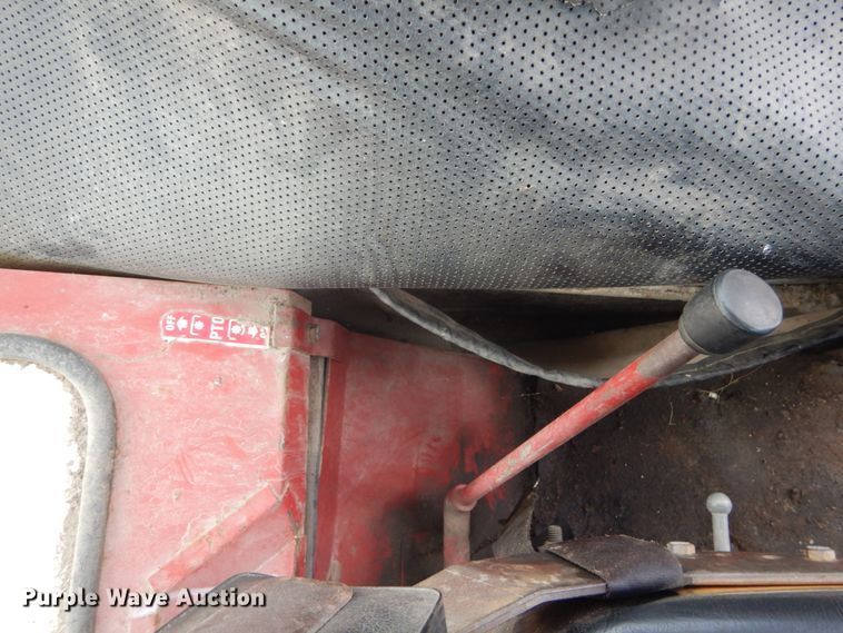 image for item GV9059 International 1566  tractor