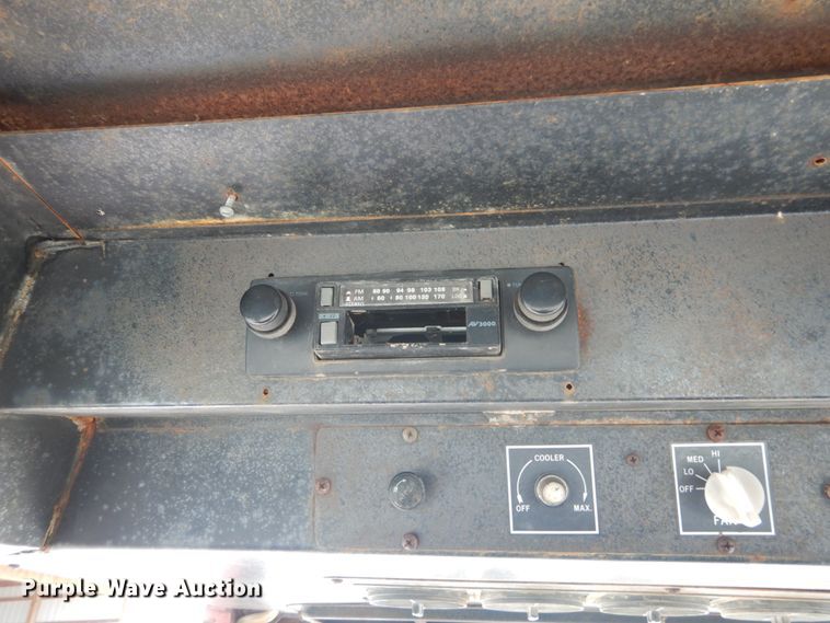 image for item GV9059 International 1566  tractor