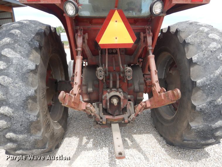 image for item GV9059 International 1566  tractor