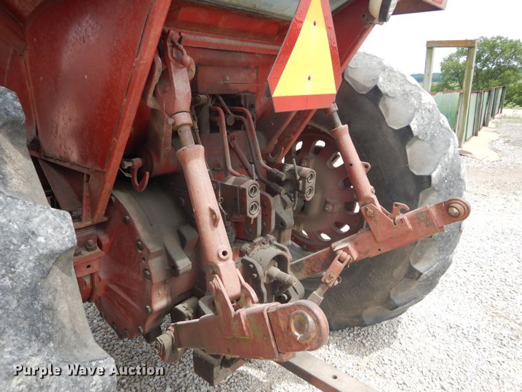 image for item GV9059 International 1566  tractor