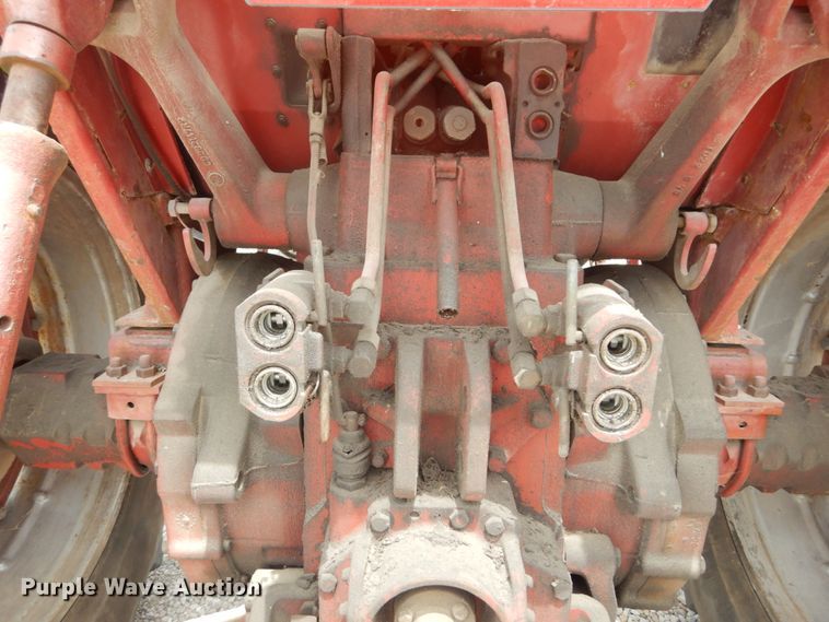 image for item GV9059 International 1566  tractor