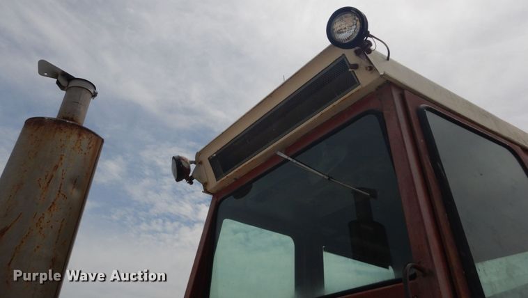 image for item GV9059 International 1566  tractor