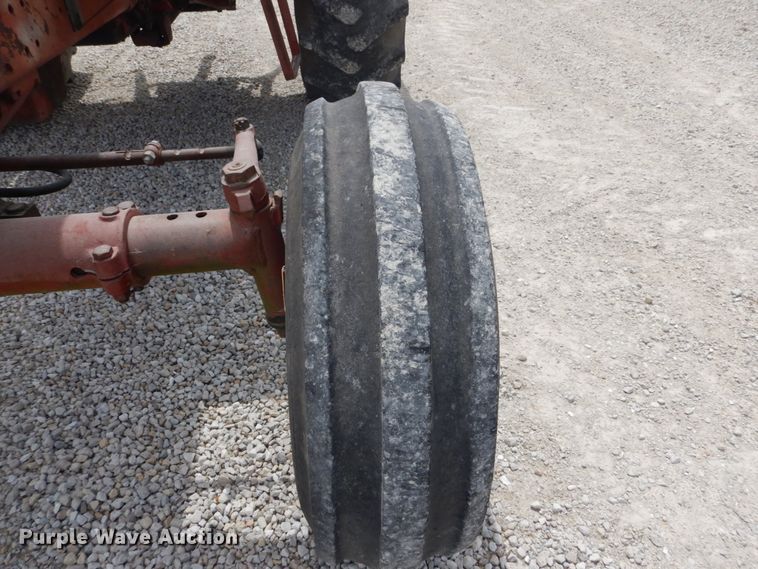 image for item GV9059 International 1566  tractor