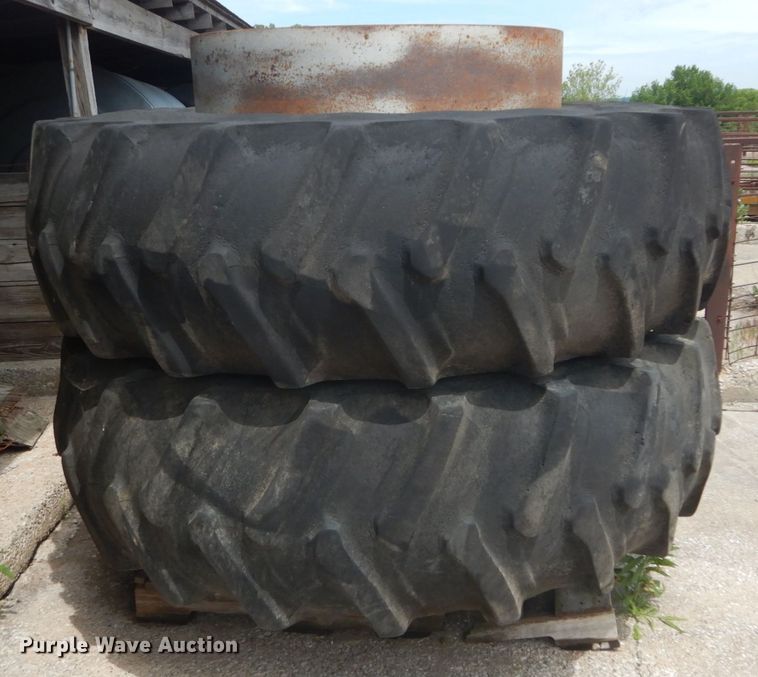 image for item GV9059 International 1566  tractor