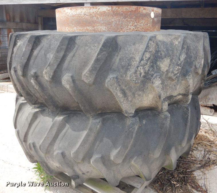 image for item GV9059 International 1566  tractor