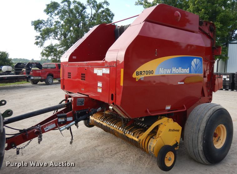 image for item GW9127 2011 New Holland BR7090  round baler