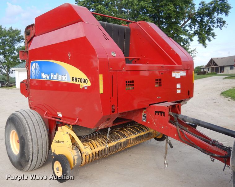 image for item GW9127 2011 New Holland BR7090  round baler