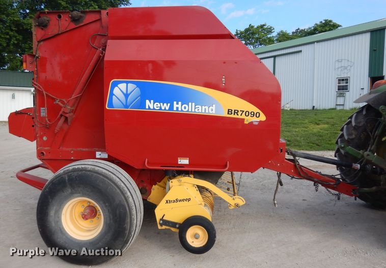 image for item GW9127 2011 New Holland BR7090  round baler