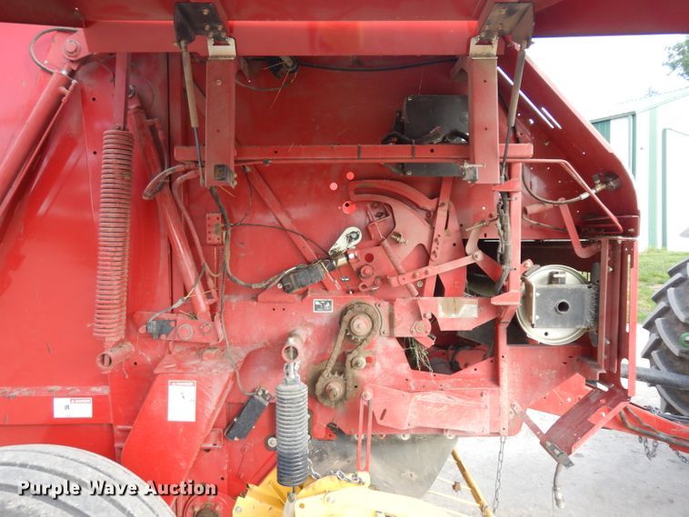 image for item GW9127 2011 New Holland BR7090  round baler