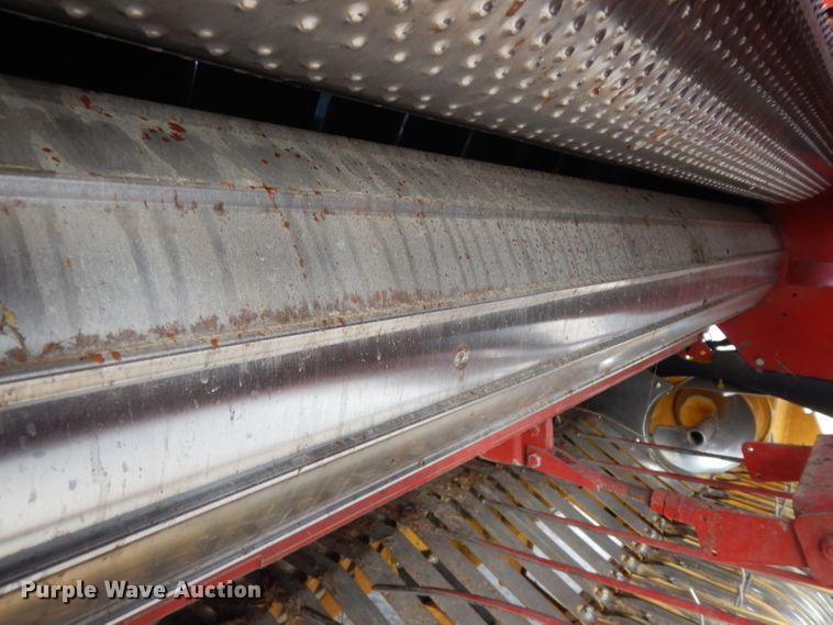 image for item GW9127 2011 New Holland BR7090  round baler