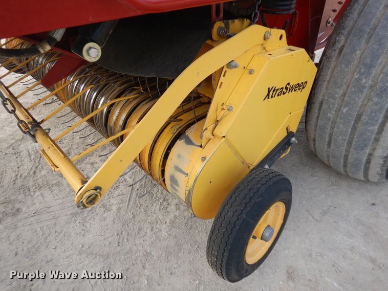 image for item GW9127 2011 New Holland BR7090  round baler