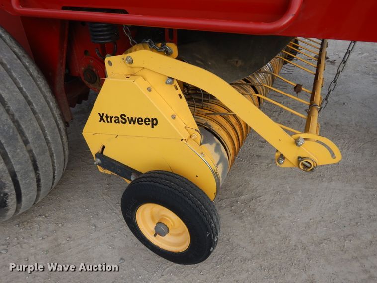 image for item GW9127 2011 New Holland BR7090  round baler