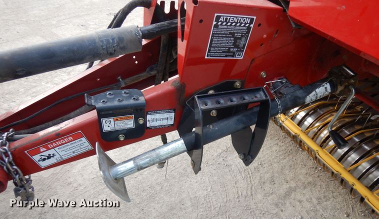 image for item GW9127 2011 New Holland BR7090  round baler