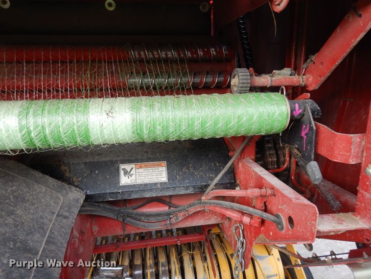 image for item GW9127 2011 New Holland BR7090  round baler