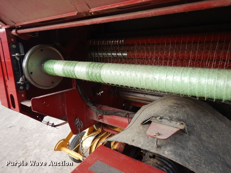 image for item GW9127 2011 New Holland BR7090  round baler