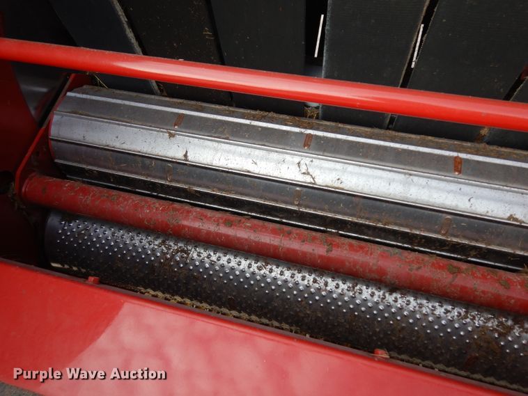 image for item GW9127 2011 New Holland BR7090  round baler