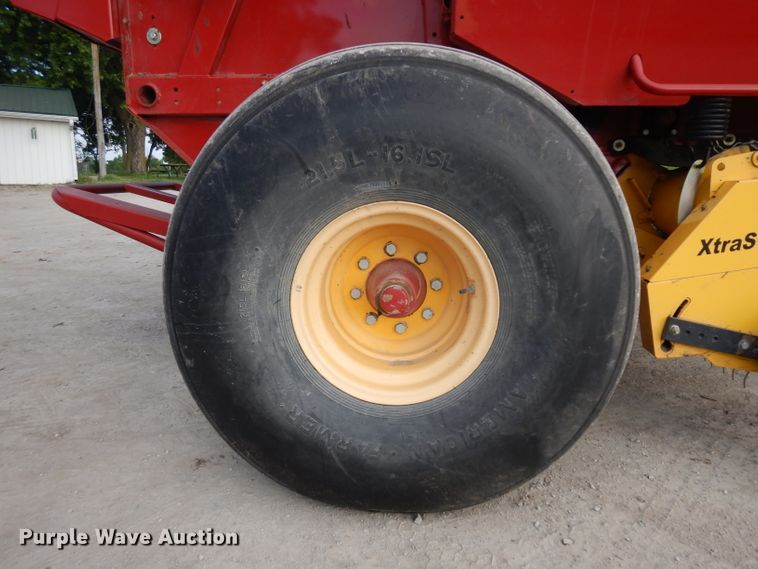 image for item GW9127 2011 New Holland BR7090  round baler